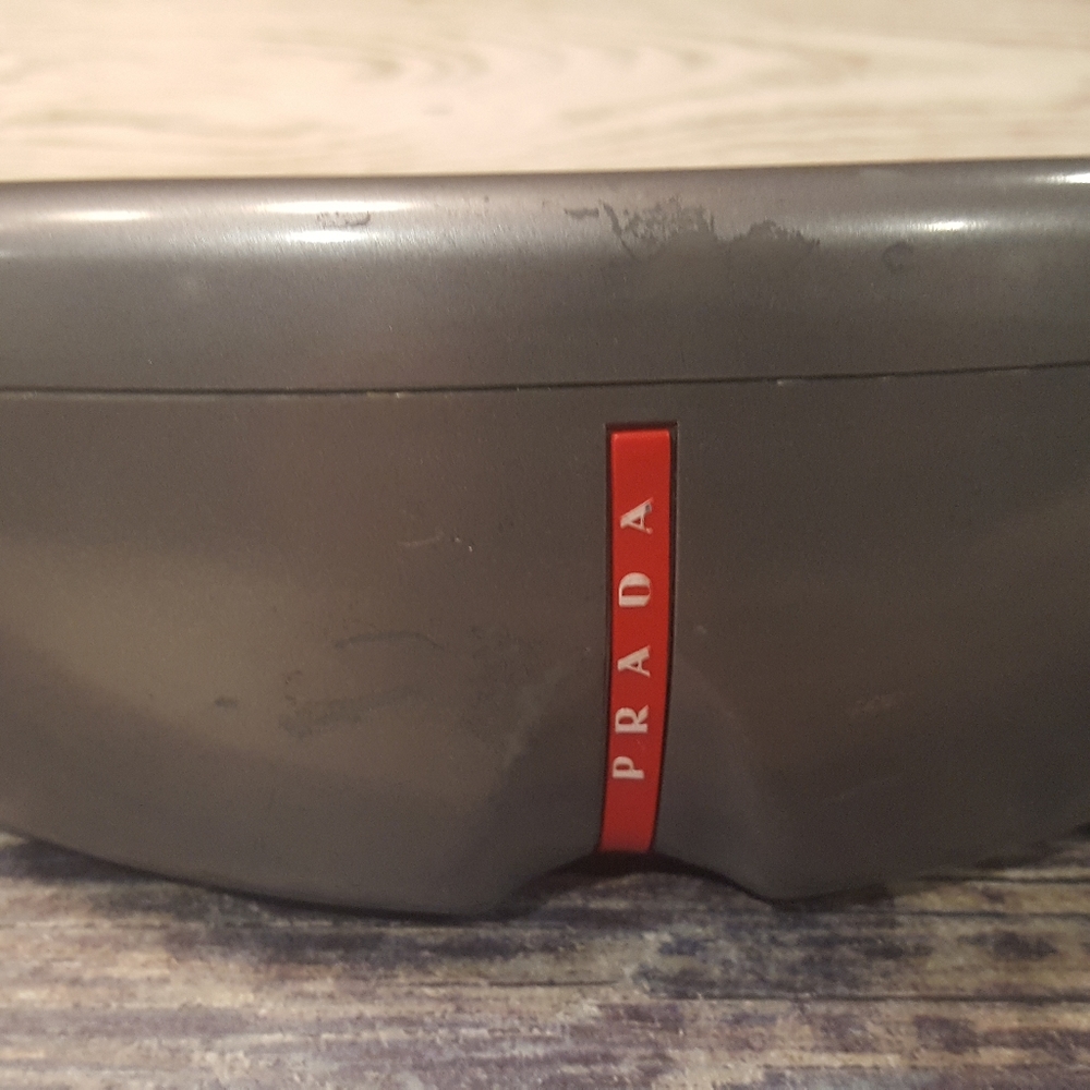 Prada Mens sunglasses with case - Picture 4 of 7